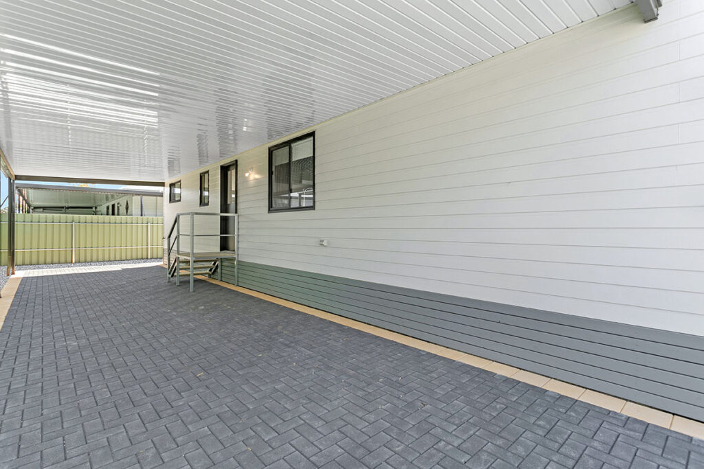 WLV House 70 Carport